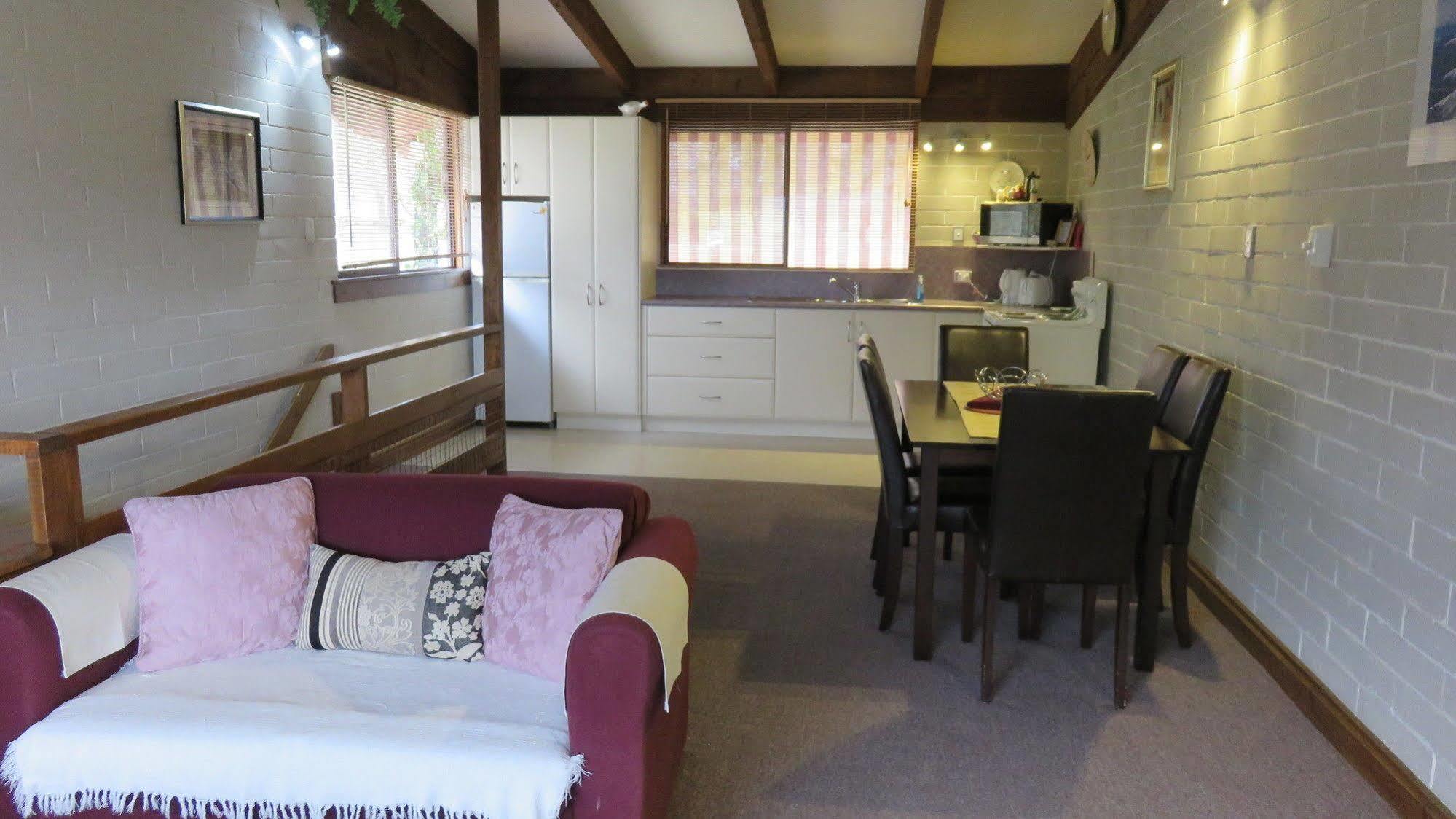 Alpenhorn Holiday Units Mount Beauty Esterno foto