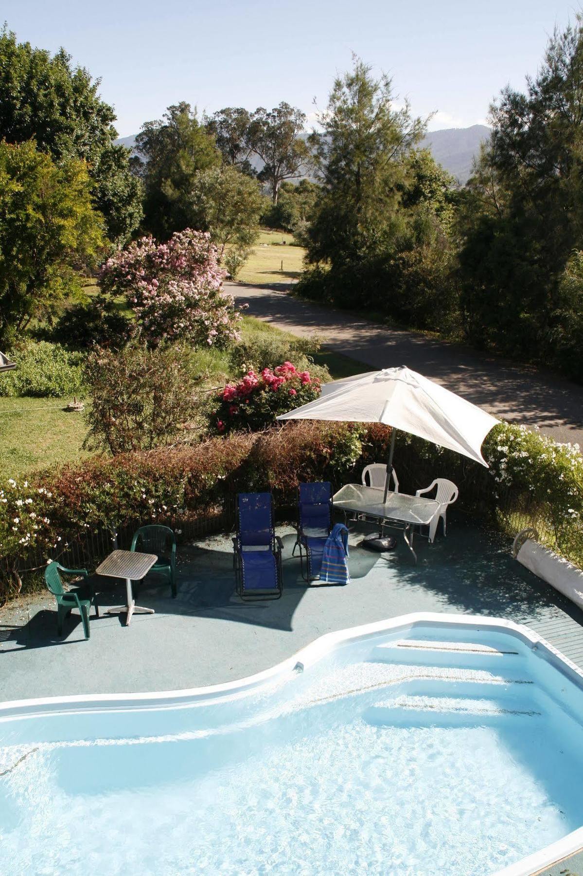 Alpenhorn Holiday Units Mount Beauty Esterno foto